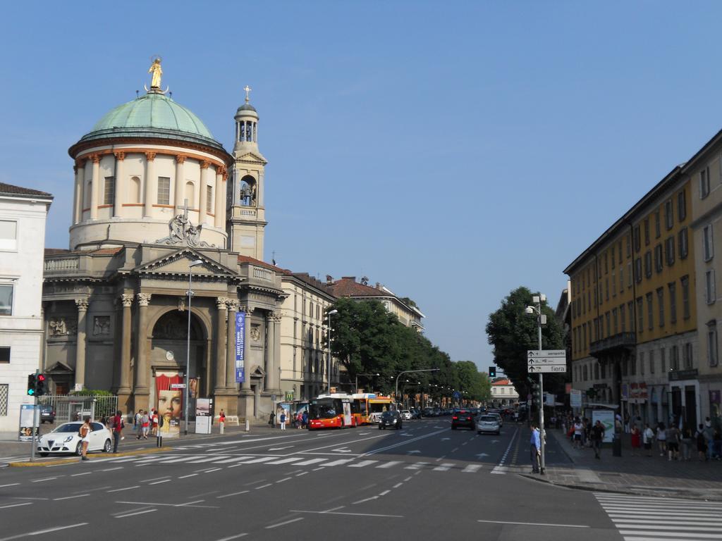 Apartment Bergamo Centro Storico Стая снимка